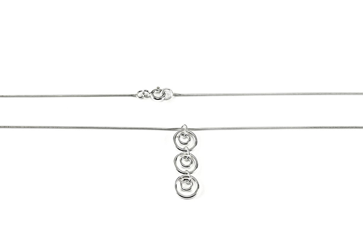 Šperky Nina - Stříbrný náhrdelník „Trio kruhů“ 925/1000 – minimalistický design - nahr ag H 005