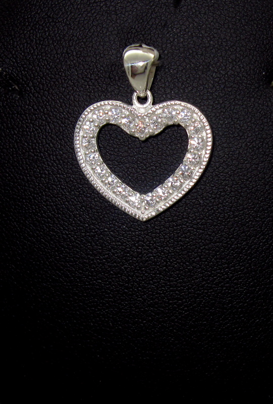 Stříbrný přívěsek Swarovski komponent