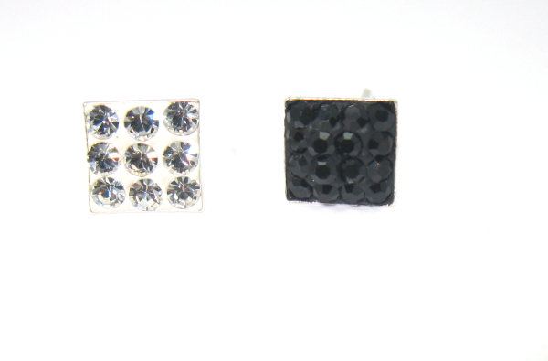 Stříbrné naušnice - puzetky 925/1000 Swarovski komponent ( černá a bílá kostka)