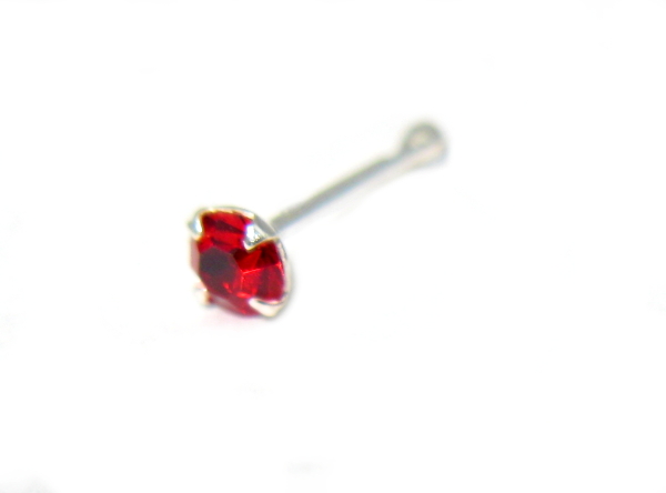 Piercing do nosu stříbrný 925/1000 ( červený kámen 770)