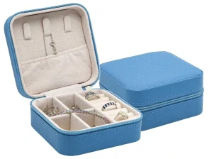 Šperky Nina – Cestovní mini šperkovnice blankytně modrá (10 x 10 x 5 cm) - sperk06