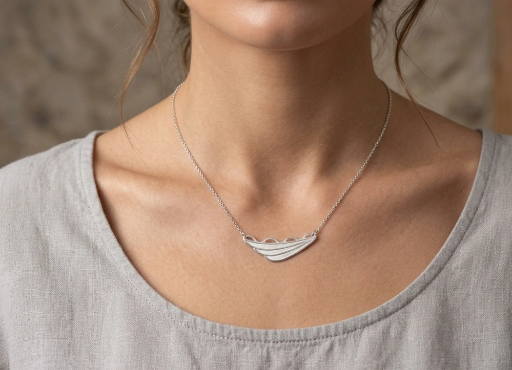 Šperky Nina - Stříbrný náhrdelník „Vlna něhy“ 925/1000 – jemný designový motiv - nahr ag H 006