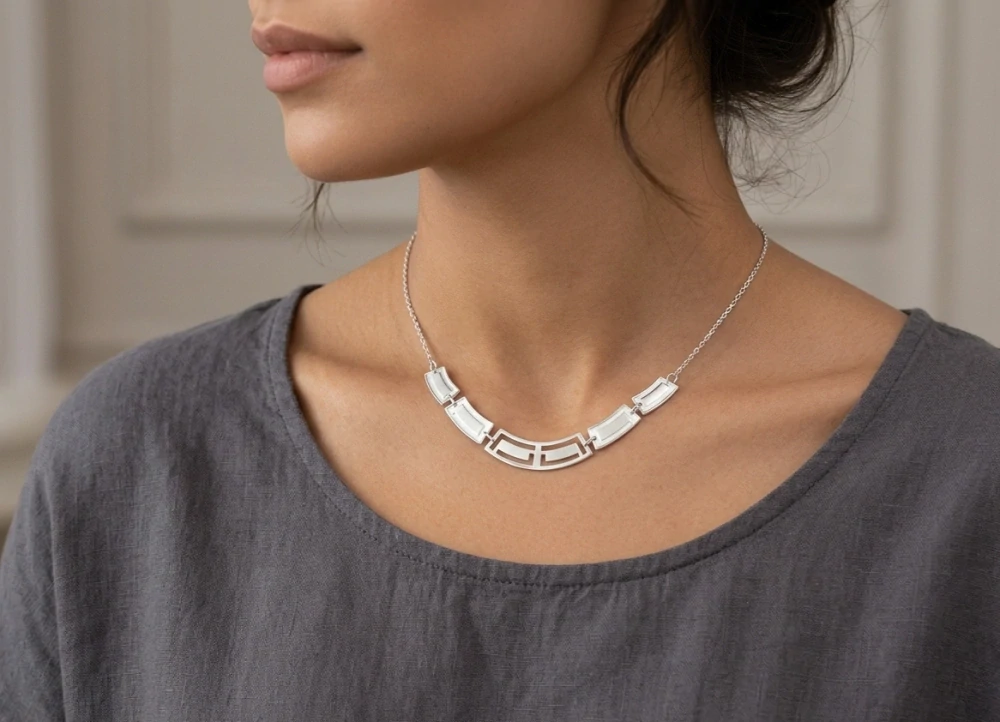 Šperky Nina - Stříbrný náhrdelník „Antický vlys“ 925/1000 – geometrický design - nahr ag H 007