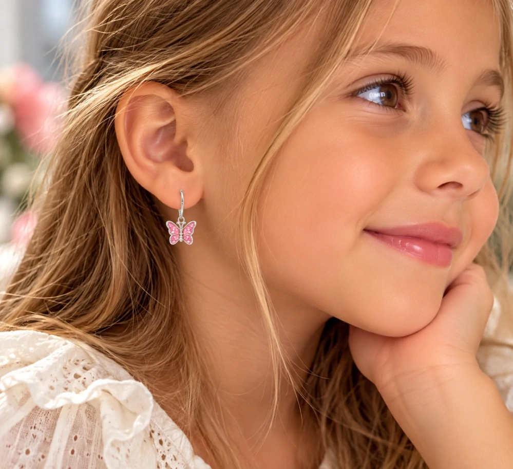 Šperky Nina – Dětské stříbrné náušnice Kroužky s růžovými motýlky (8 mm) - det 15